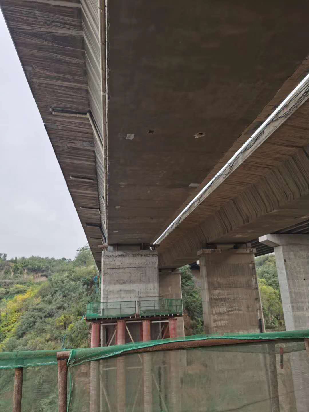 陆丰桥梁加固前制定可行设计方案图并用对施工方法